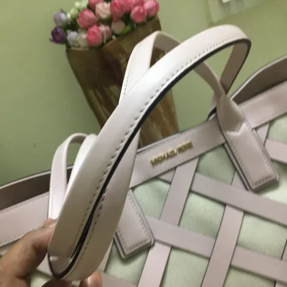 Authentic Michael Kors Light Pink Sienna Large Tote - Picture 8 of 16